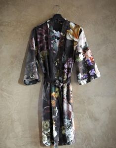 Essenza Sarai Fleur Festive Blooming Black Kimono M