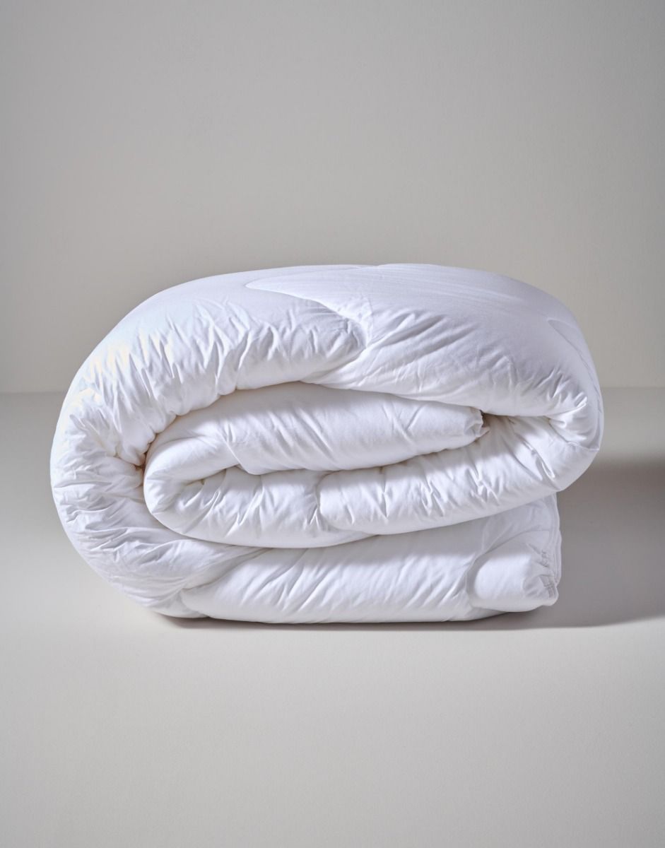 ESSENZA The New Classic Synthetic Weiß 4-Jahreszeiten Bettdecke 135 x 200 cm