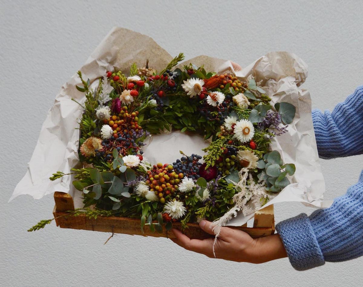 DIY: Adventskranz mit Blumen